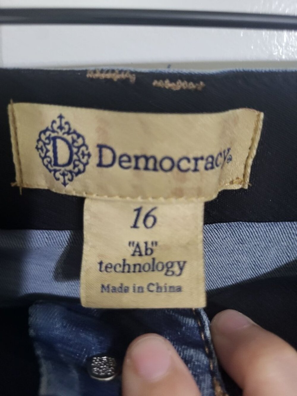 Democracy SZ 16 High Rise Center Seam Kick Flare Jeans Slit Hem Ab Technology - Picture 3 of 8